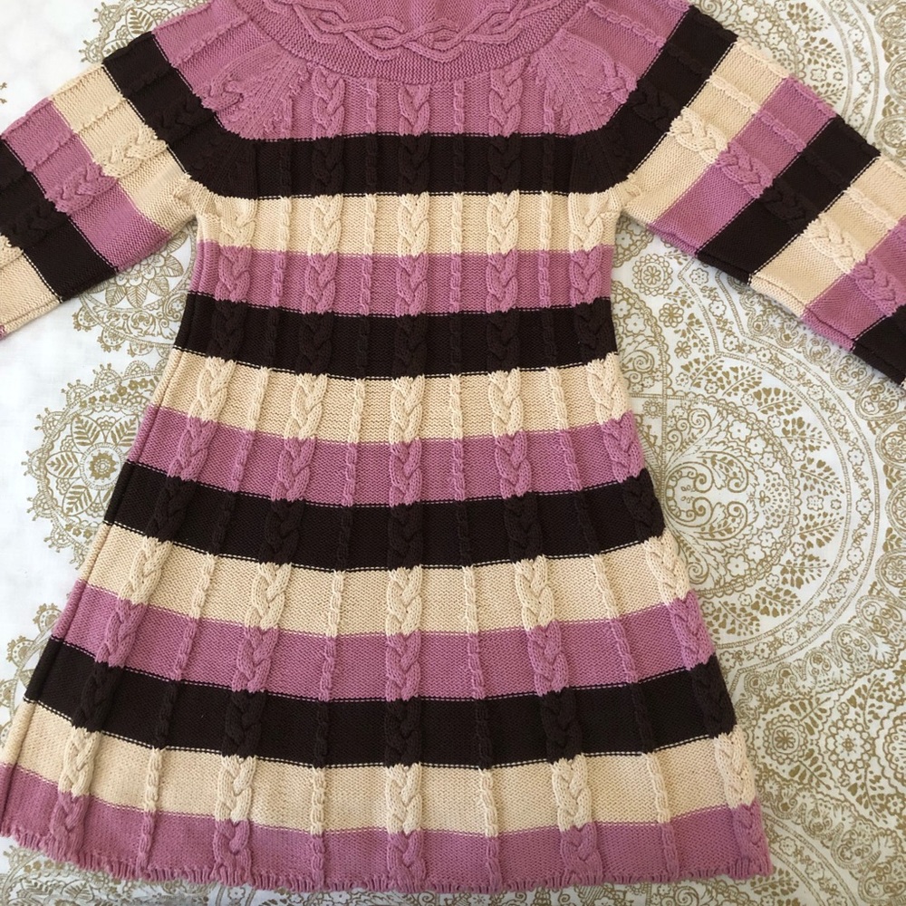 Adorable girl’s woolen dress by Lucy Sykes 💕